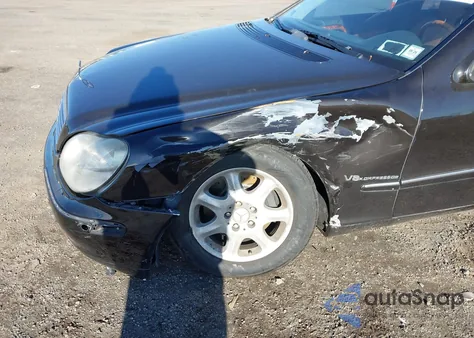 2000 Mercedes-Benz S 500 z USA, uszkodzony, nr VIN WDBNG75J5YA107352